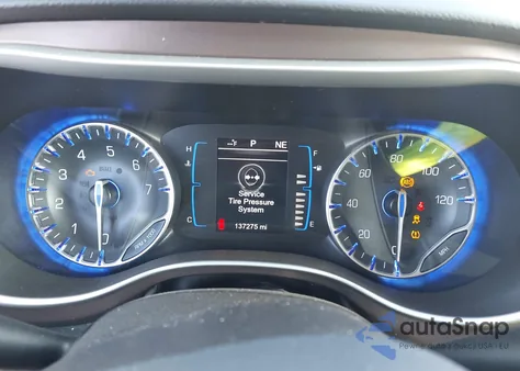 2017 Chrysler Pacifica Touring-L z USA, uszkodzony, nr VIN 2C4RC1BG7HR702459